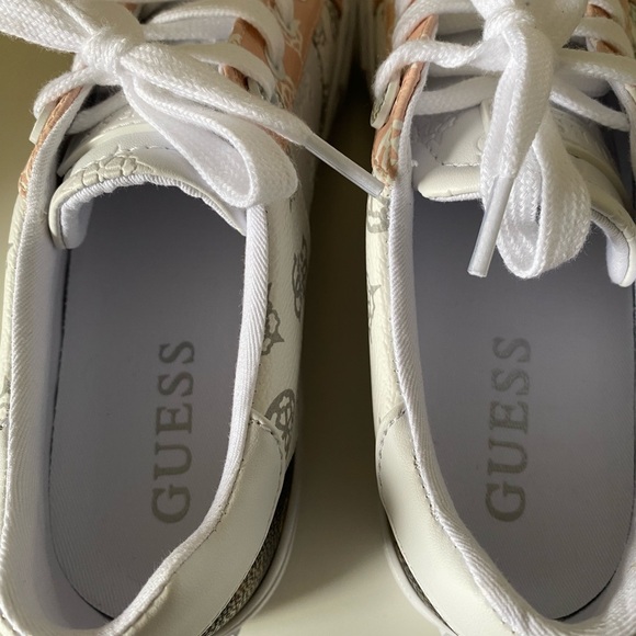 GUESS Sneakers - Picture 5 of 10